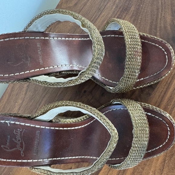 Christian Louboutin - Picture 4 of 7